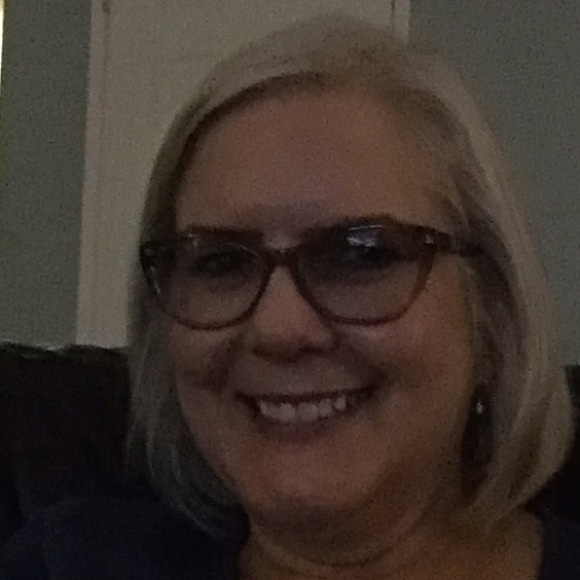 Meet your Posher, Debbie - Picture 1 of 1